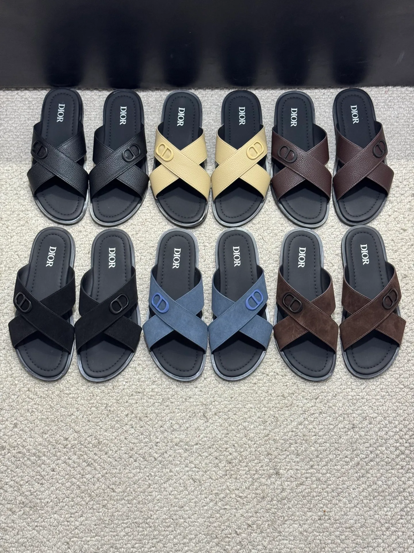Men's men's shoes 💰320 [New style] 🦇🦇𝐂𝐡𝐫𝐢𝐬𝐭𝐢𝐚𝐧 𝐃𝐢𝐨𝐫 Dior slippers - the latest hot sandals, classic sandals, original replicas, super durable and versatile, cowhide leather with hardware accessories, very comfortable on the feet Look slim and white. Original molded outsole size: 38-44 (.45. Customized